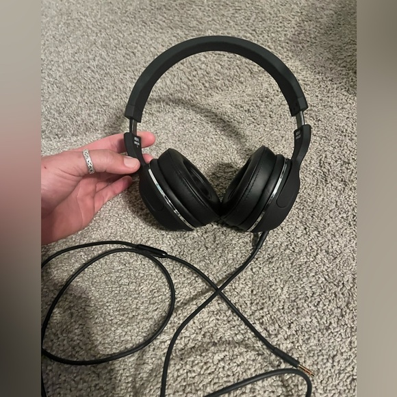 Skullcandy over ear headphones - Picture 2 of 5